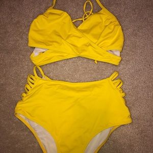 Yellow bathing suit set!